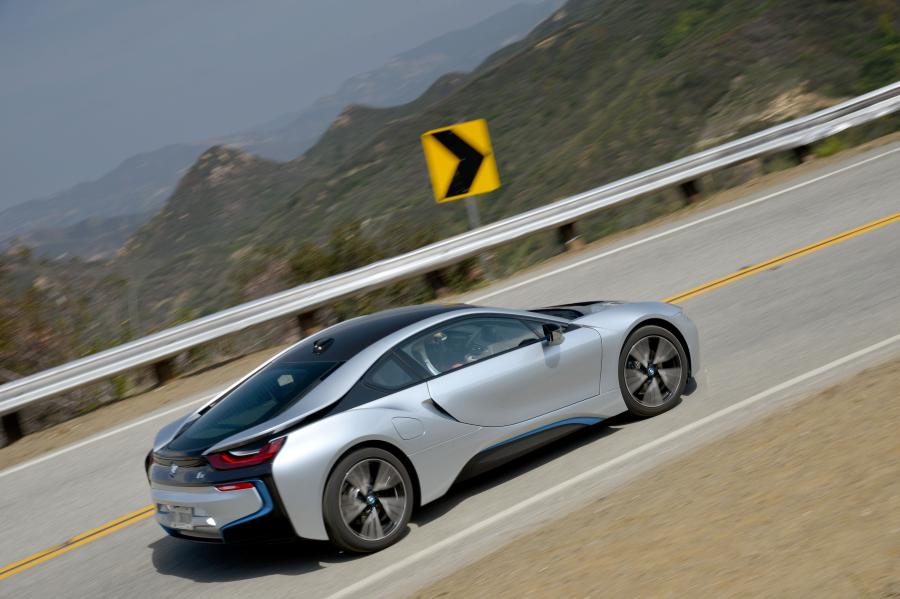  BMW i8 2014 года  (фото 55 из 180)